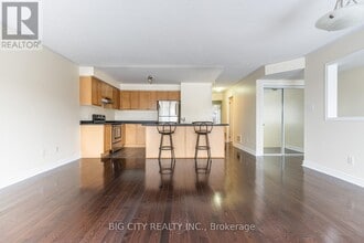 Building Photo - 2756 Bur Oak Ave