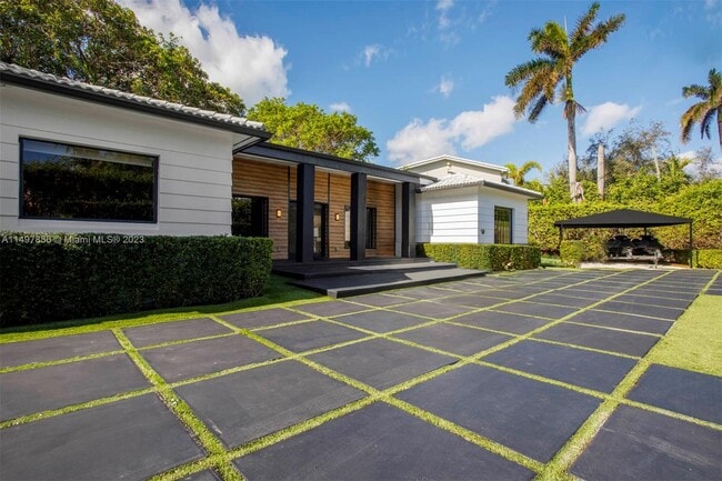 Building Photo - 22 N Hibiscus Dr