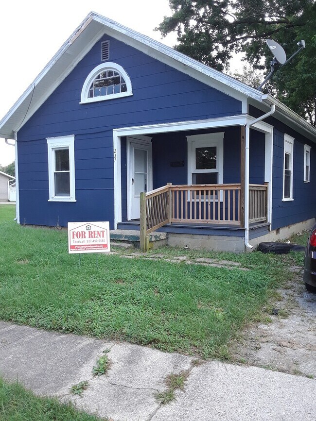 Foto del edificio - Quaint 2 bedroom just renovated perfect access to all of Xenia