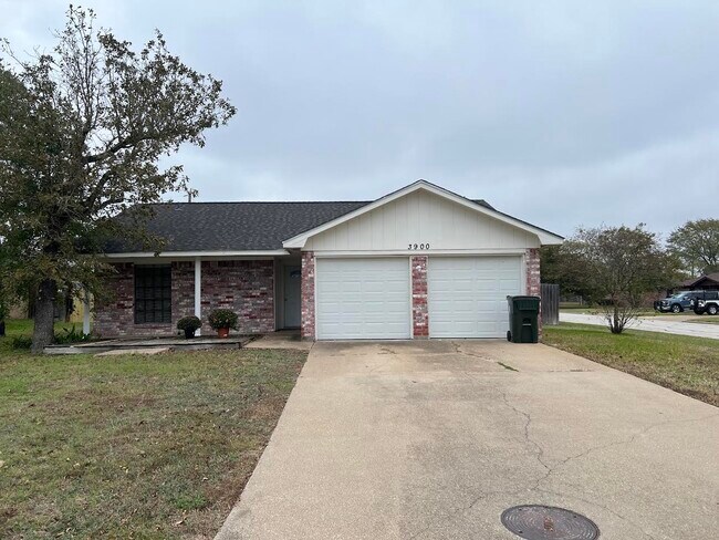 Foto del edificio - 3900 Windwood Cir