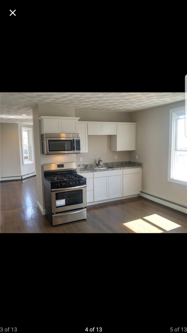 Building Photo - 1043 Mineral Spring Ave