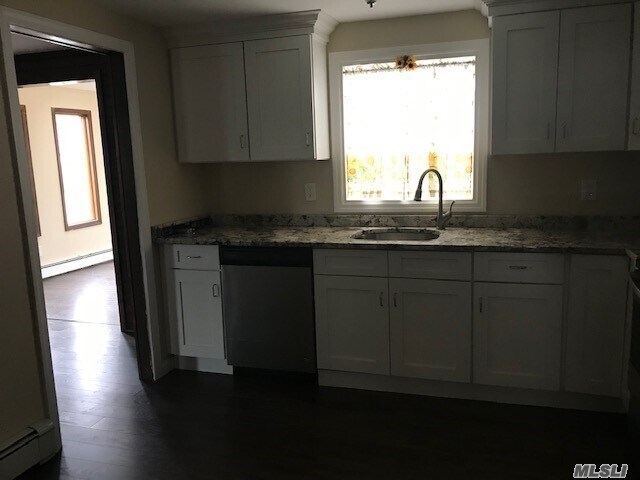 Building Photo - 17 Woodridge Ln
