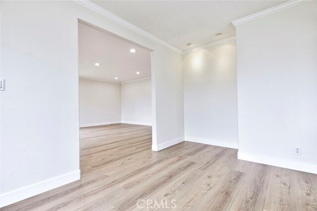 Foto del edificio - 6622 Varna Ave