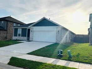 Building Photo - 650 Windsor Dr