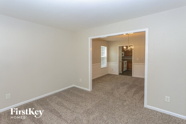Building Photo - 8605 Royal Bluff Dr