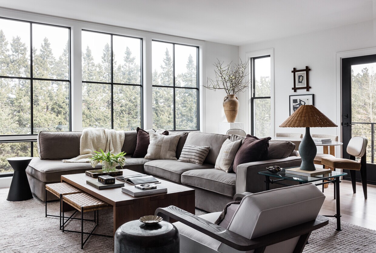Living Room - 347 Maverick St