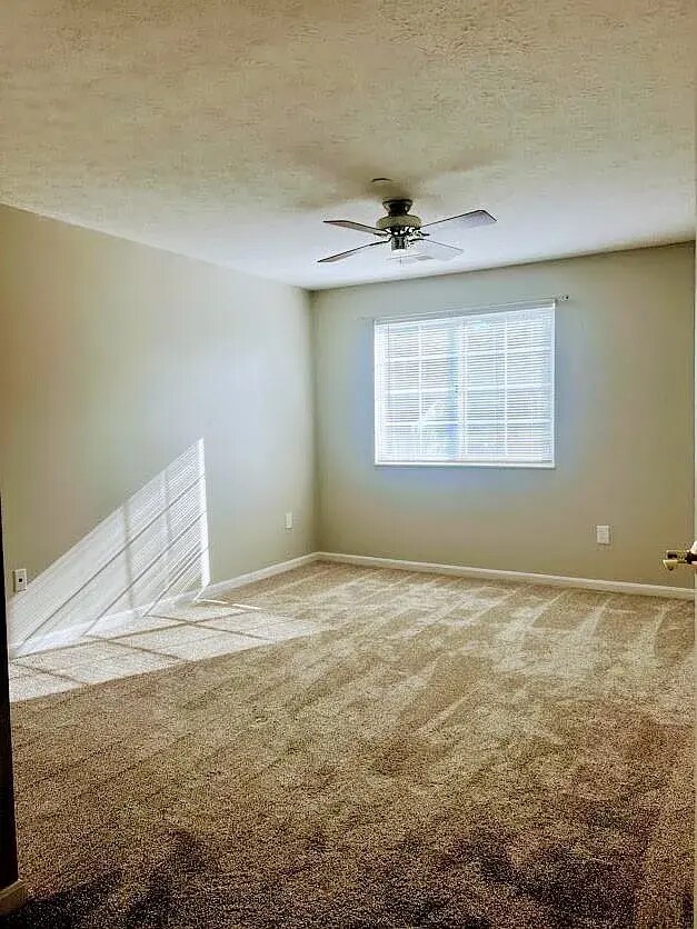Foto del edificio - 7594 Shawnee Ln