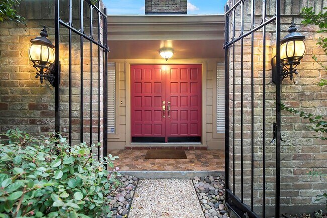 Building Photo - 13907 Swiss Hill Dr