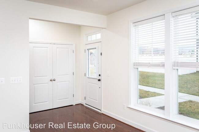 Building Photo - 3 br, 2.5 bath House - 3245 Battery Park P...