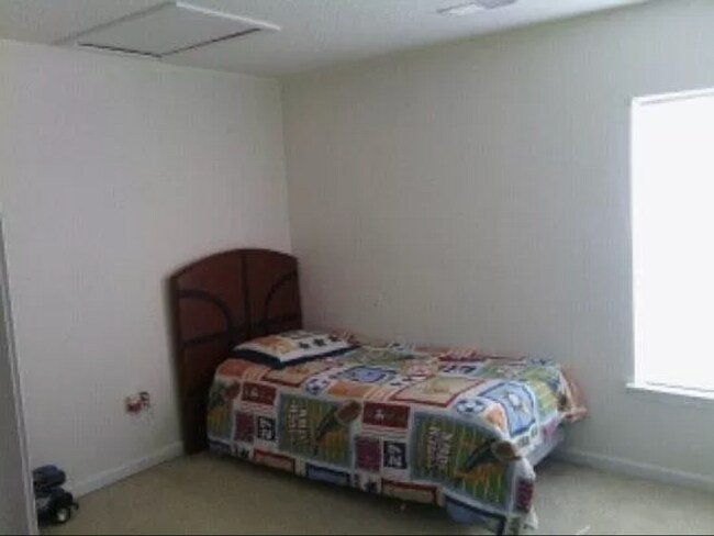 Foto del edificio - 1320 Waverly Pl Dr