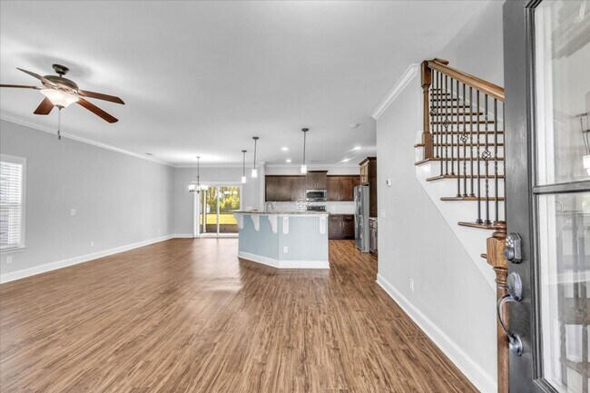 Building Photo - Beautiful 4 Bed/3.5 Bath Home in Kenmare!