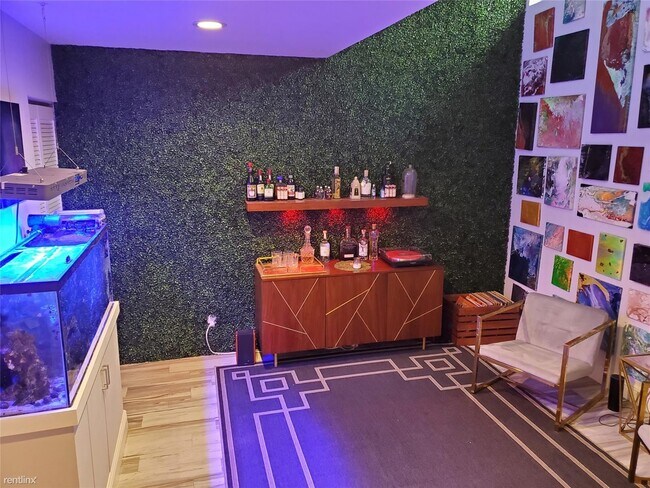 Foto del edificio - 2 br, 2.5 bath Townhome - 3900 NE 18th Ave