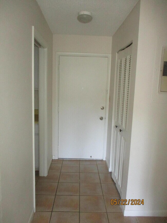 Foto del edificio - 2050 Oleander Blvd