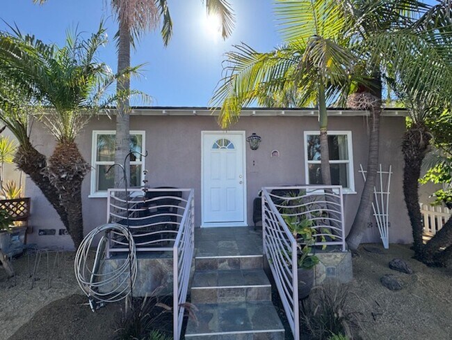 Building Photo - Move in Ready 2 bed 2 bath Home Near 2nd S...