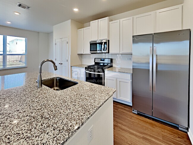 Foto del edificio - 2709 Meadowood Heights