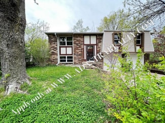 Building Photo - 12712 S Sycamore St