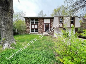 Building Photo - 12712 S Sycamore St