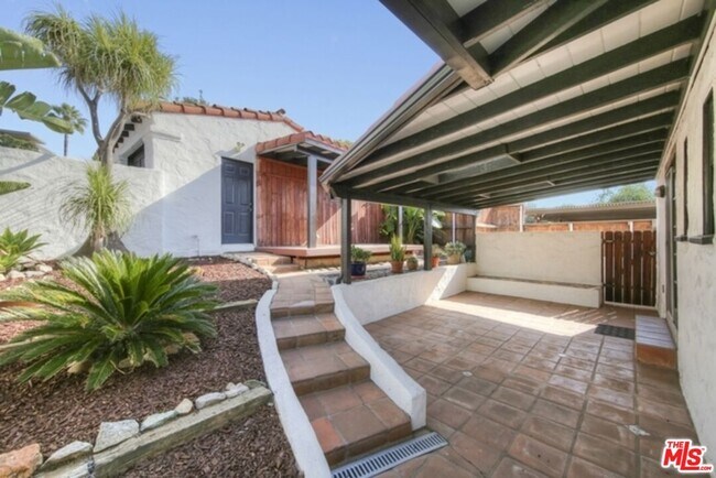 Foto del edificio - 2634 Lakewood Ave N