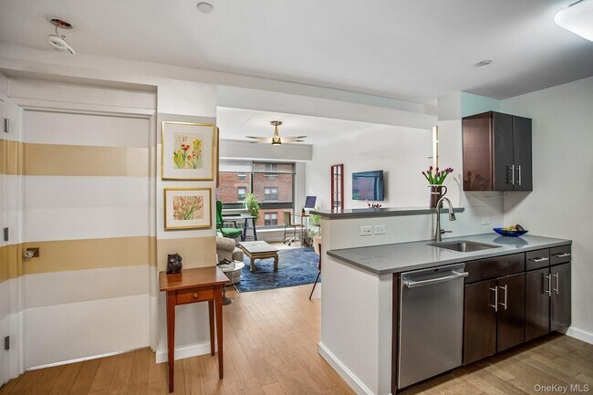 Foto del edificio - 535 W 52nd St