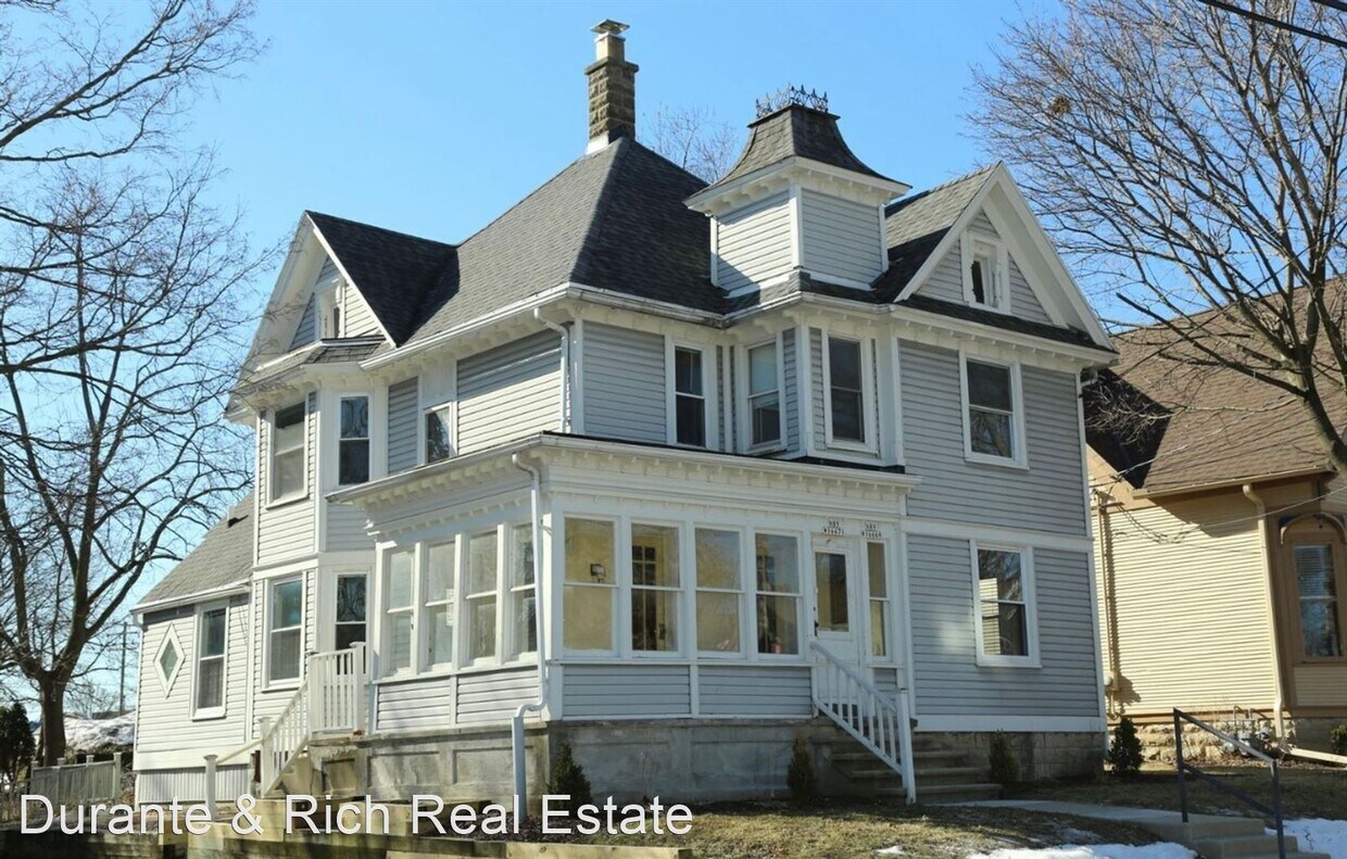 2 br, 1 bath House N89 W16669 Cleveland Ave House Rental in