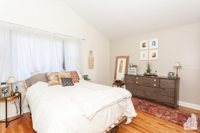 Foto del edificio - 1433 W Oakdale Ave
