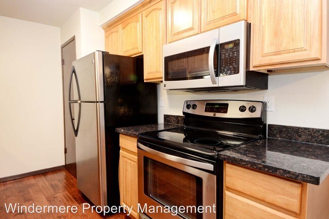 Building Photo - 2 br, 1 bath House - 5620 200th St SW #A306