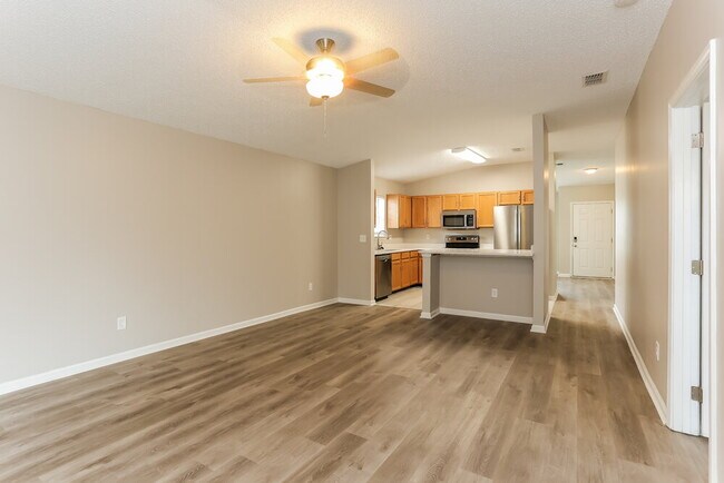 Building Photo - 3416 International Village Dr W
