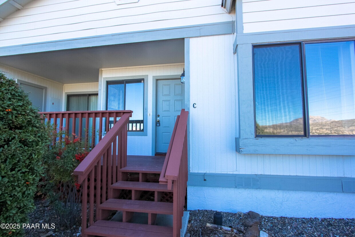 Primary Photo - 3069 Cascades Ct