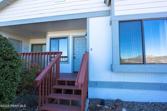 Building Photo - 3069 Cascades Ct