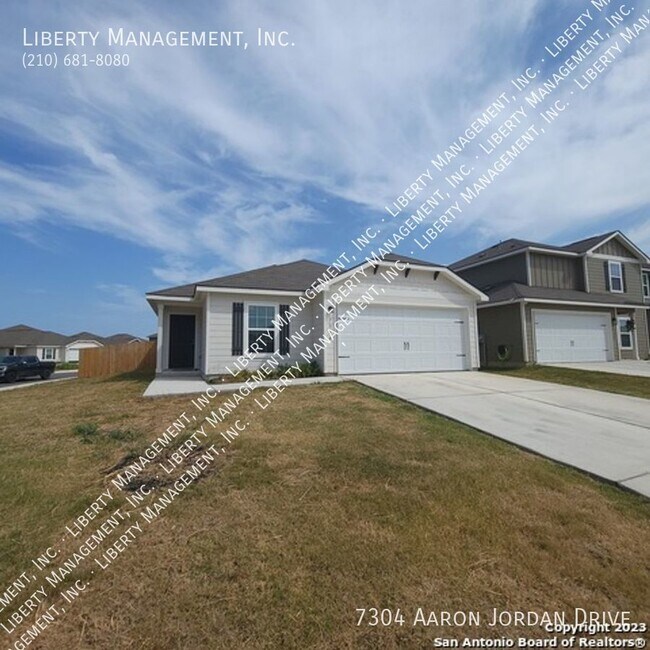 Building Photo - Beautiful 4 Bedroom Home in Luckey Ranch