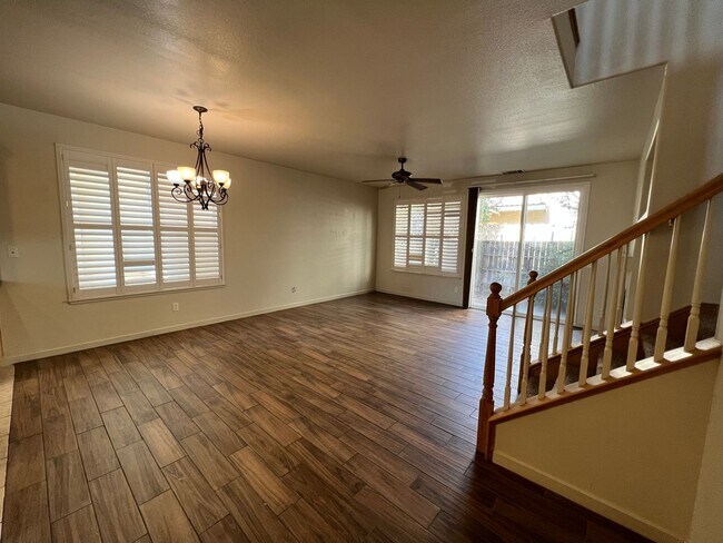 Foto del edificio - North Merced:  $1850  Two Story 4 Bedroom ...