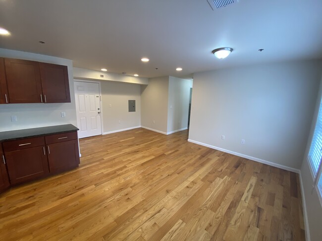 Building Photo - 115 42nd St