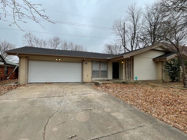 Building Photo - 1301 S Narcissus Ave