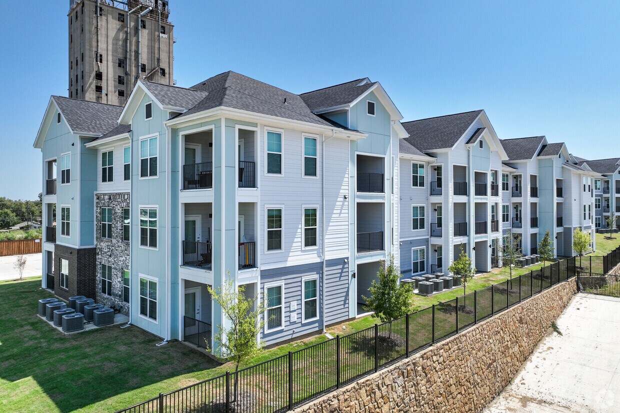 Alternate - Tobias Place