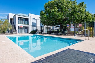 Building Photo - Lifestyles at Renaissance