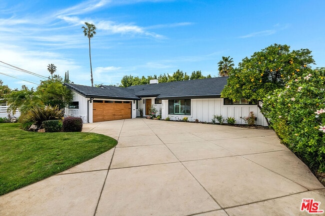 Foto del edificio - 16517 Hartsook St