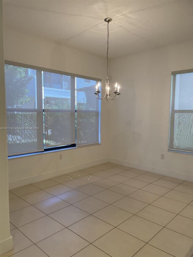 Building Photo - 9757 W 34th Ln