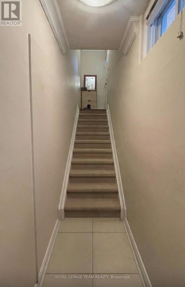 Building Photo - 526 Hilson Ave