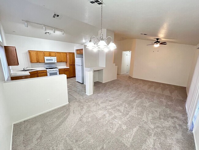 Foto del edificio - Welcome Home! Charming 3 Bedroom, 2 Bath, ...