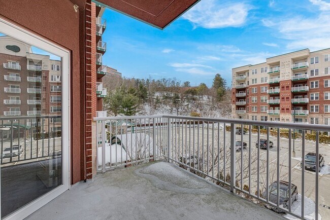 Foto del edificio - 38 Village Rd