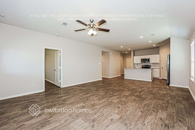 Foto del edificio - 16517 Pembine Ln