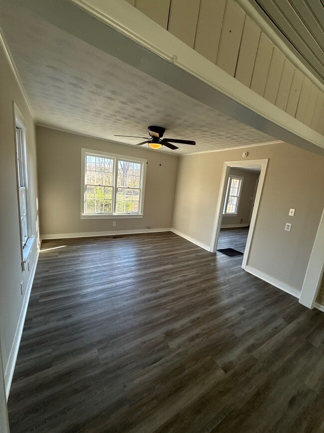 Building Photo - 1699 Eastland Ave