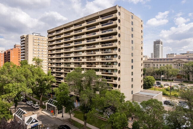 Building Photo - Le Jardin Apartments