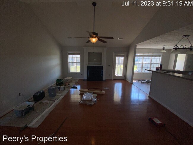 Building Photo - 4 br, 2.5 bath House - 821 Camwheel Drive