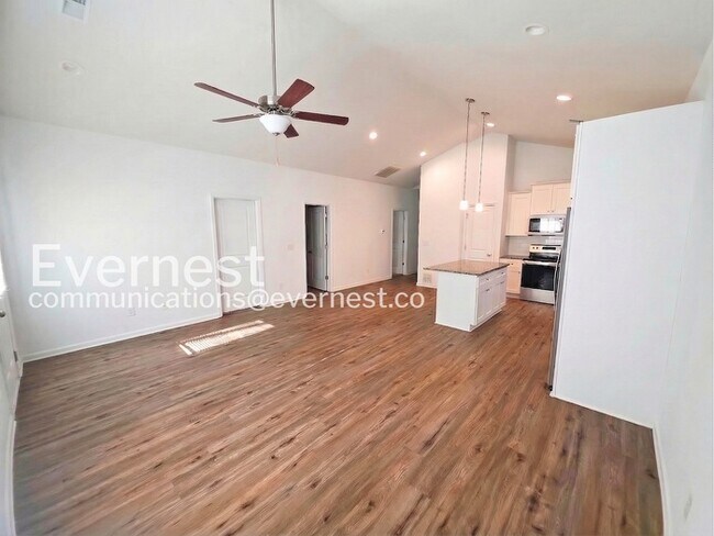Foto del edificio - 225 Tanner St