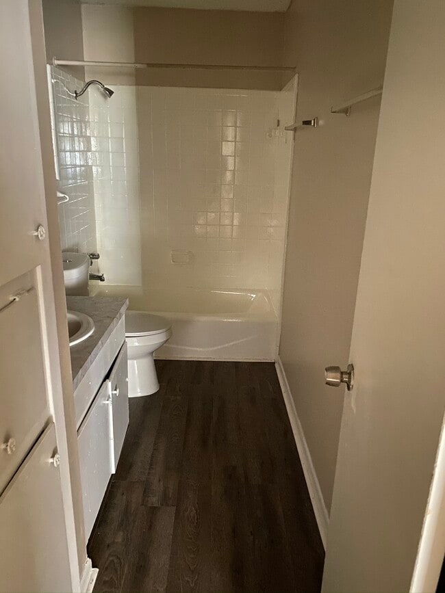 Foto del edificio - 402 Willett Place Blvd