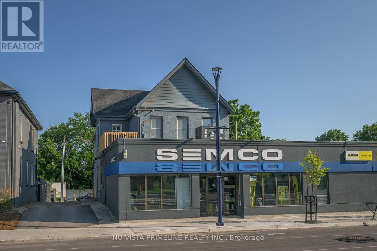 Primary Photo - 900 Dundas St