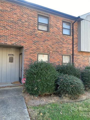Primary Photo - 262 Kelly St