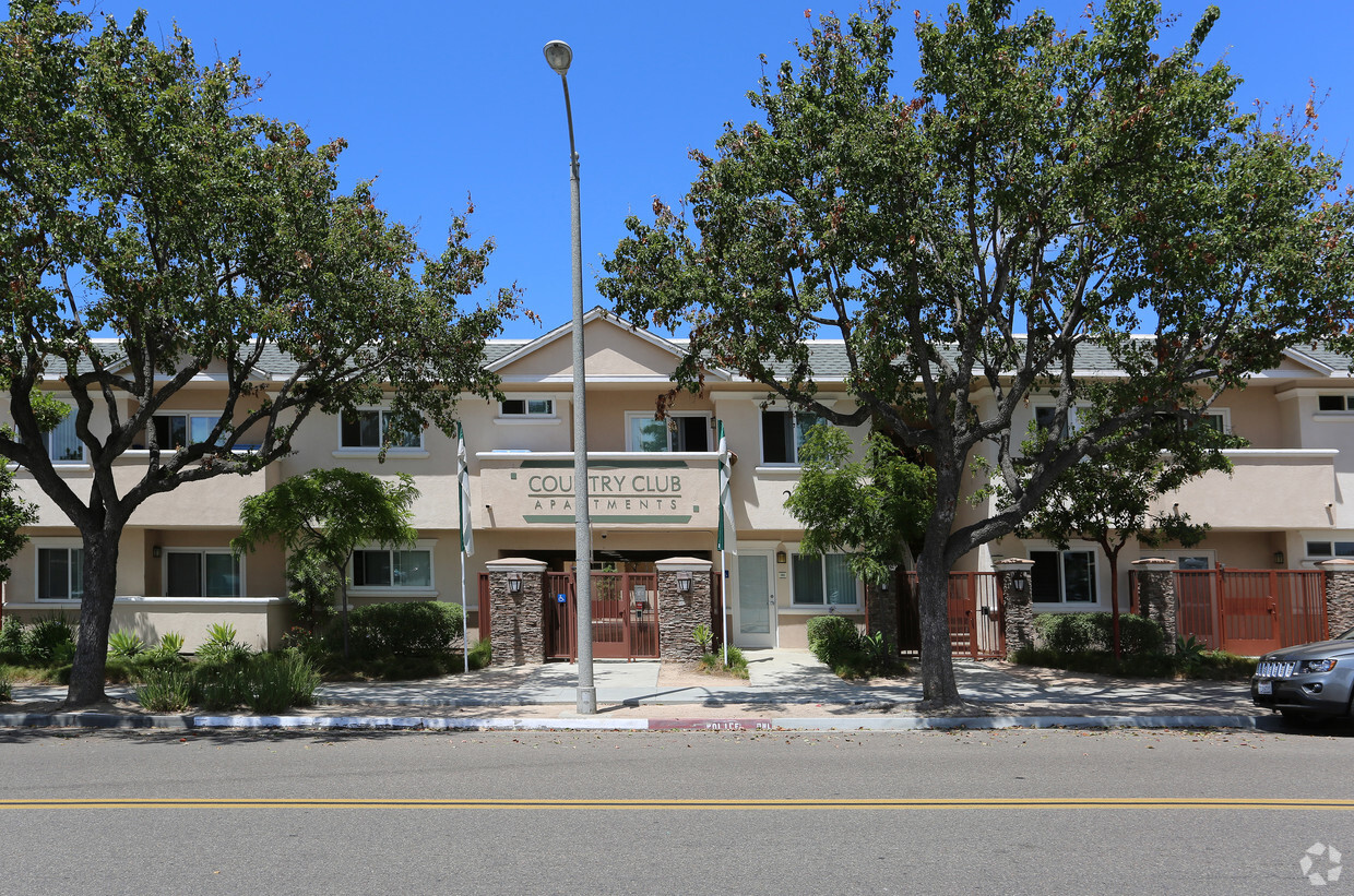 Foto del edificio - Country Club Lane Apartments