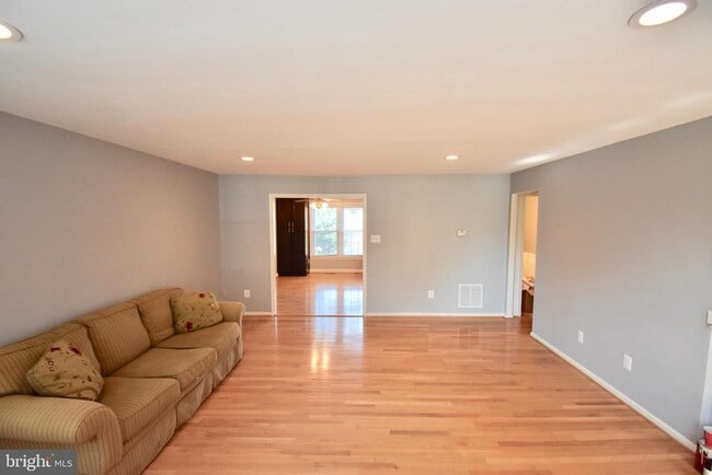 Building Photo - 2430 Windbreak Dr